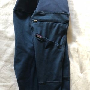 Never worn Patagonia 3/4 length pants